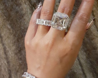 Exquisite 18.55 Carat Classic Royal Asscher Cut VVS2 Clarity