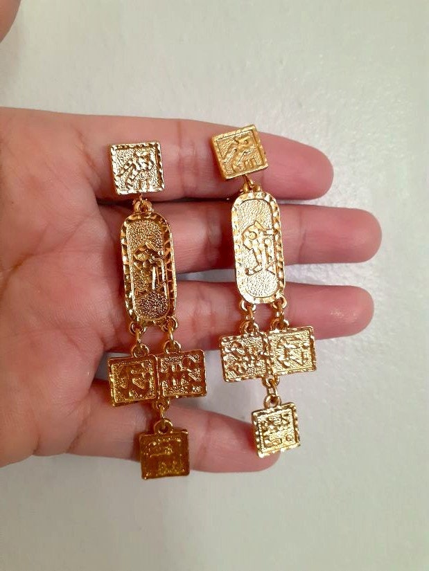 Small Metal Asian Signs Lovely Vintage Yellow Gold Tone Metal Chinese Japanese Korean? Asian ...