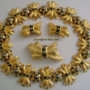 Divine Luxe FENDI ITALIEN Parure Set 18K gult guldpläterad hematit svart pärla emalj grenar löv design halsband örhängen och brosch nål bild 4