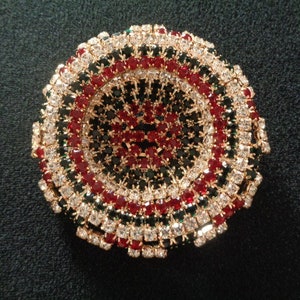 Stunning Colorful Crystal Rhinestones Clear Ruby Red & Dark Emerald Green Colors Gold Tone Metal Round Circle Brooch Pin Jewelry Accessories