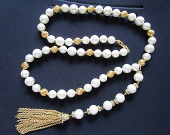Lovely Vintage NAPIER Faux Imitation Pearls Beads W/ Gold Rhinestone Rondelles Accents Fringe Chain Dangle Tassel Pendant Lavalier Necklace