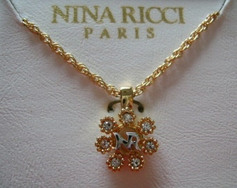 NINA RICCI Paris NR ロゴ チャーム ゴールドメッキ タイニーチェーン