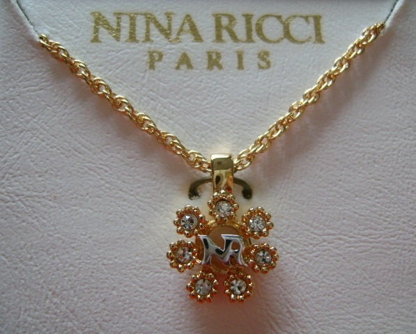NINA RICCI Paris NR ロゴ チャーム ゴールドメッキ タイニーチェーン 