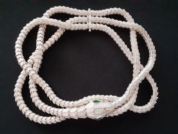 Fabulous 18KT 750 White Gold With Lab Grown Diamond Cluster Green Emerald Gemstone Eye Snake Serpent Triple Layered Collar Necklace Jewelry