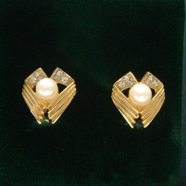 Lovely Vintage 1983 Mimi Di N Fashion Jewelry Accessories Cute Small Simple Minimalist Earrings Gold Tone With Rhinestone Faux Pearl Accents