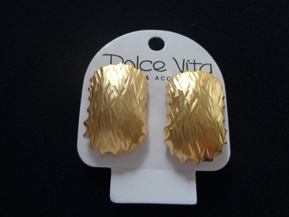 Beautiful DOLCE VITA Bijoux Paris Jewelry Matte Finish Yellow Gold Tone Geometric Rectangle Shape Showy Earrings Women Fashion Accessories View 4