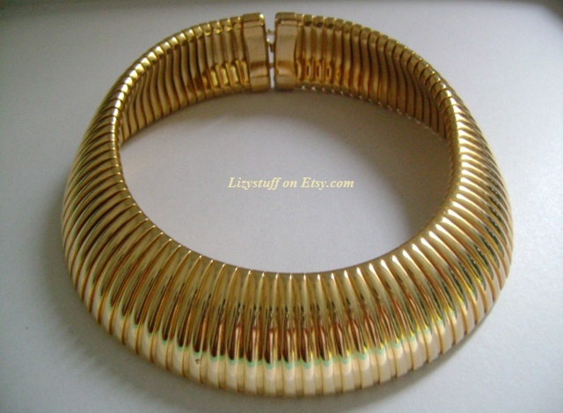 Vintage Les Bernard Unsigned Shiny Yellow Gold Tone Flexible Omega Snake Chain Couture Runway Cleopatra Wide Bold Collar Necklace Jewelry 17 image 8