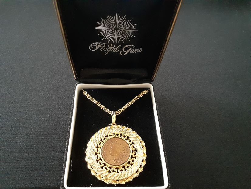 ★VINTAGE HOLLYWOOD★ Round Coin Necklace il_fullxfull.5305711599_1nvv.jpg