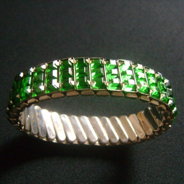 PAT PEND Made in USA Signed Vintage Princess Square Cut Green Emerald Colored Rhinestones Silver Tone Expandable Bracelet One Size Fits Most