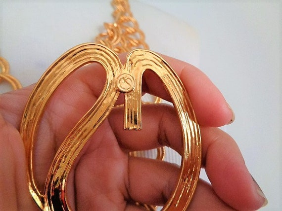 ST. JOHN Accessories Yellow Gold Tone Metal Double Oval Link  display picture 1