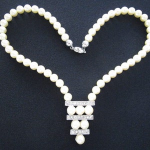 Lovely Vintage MONET Luster White Cream Faux Pearls Round Ball Pearl Beaded Necklace Clear Crystal Accents Silver Tone Metal Wedding Jewelry