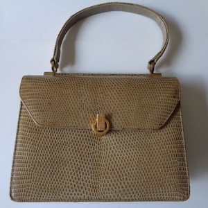 Vintage BELLESTONE Timeless Beauty Bag Exotic Reptile Genuine Lizard Skin Top Handle Handbag Purse Tan/Green w/ Gold Tone Accent