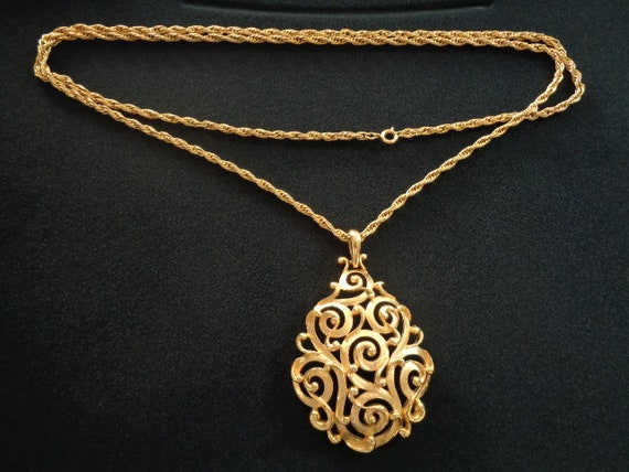 Trifari jewelry shop necklace