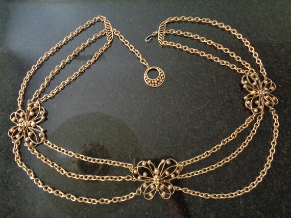 Gorgeous Vintage Gold Tone Triple Layer Chain W/L… - image 1