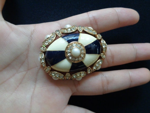 早割航空券 Vtg CINER White Cream Black With Plated Gold Yellow Jewelry アクセサリー