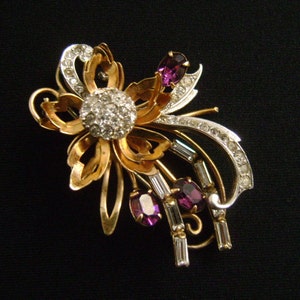 CR Co Reis Company 1/20 12K G.F. Gold Filled Oval Cut Purple Amethyst Baguette Cluster Rhinestones Edwardian or Art Nouveau Style Brooch Pin