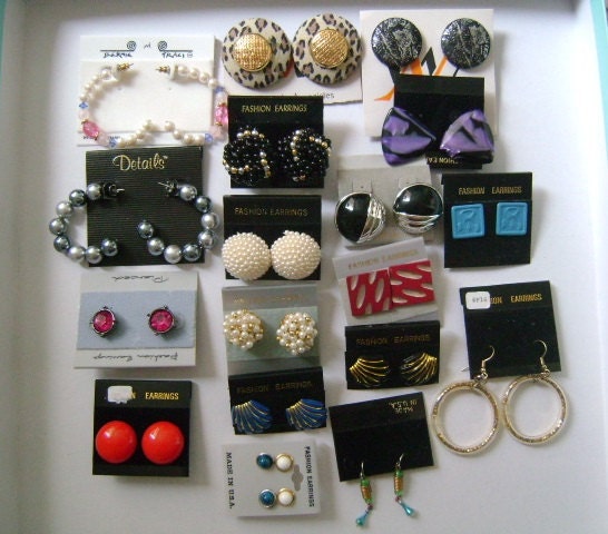 Lots 18 Pairs Vintage Colorful Mixed Varieties of Styles