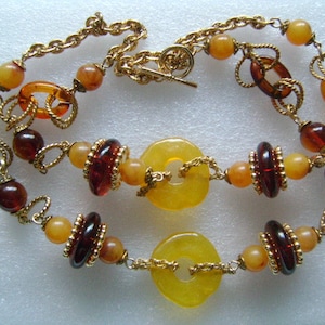 LAWRENCE VRBA Ondertekend Gold Tone Gilt Root Beer Brown Honey & Butterscotch Shade Lucite/Glass Couture Mogul Long Sautoir Kralen Ketting 38.5&quot;L