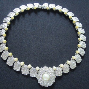 Elegant NINA RICCI Silver Plated Metal Accented With Faux Cream Pearl & Clear Crystal Rhinestone Flower Leaf Necklace Summer Wedding Jewelry
