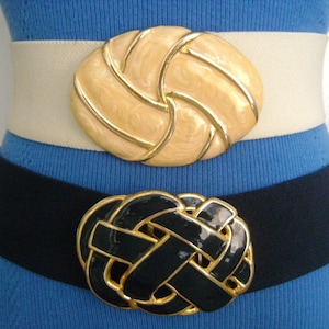 2 Retro DAY LOR USA Accessories Off White/Cream &Navy Blue Colors Elastic Stretch Belts with Goldtone Enameled Swirl Enamel Buckles Fits M/L