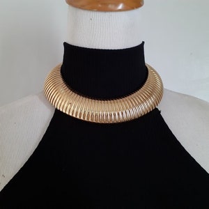 Vintage Les Bernard Unsigned Shiny Yellow Gold Tone Flexible Omega Snake Chain Couture Runway Cleopatra Wide Bold Collar Necklace Jewelry 17 image 5