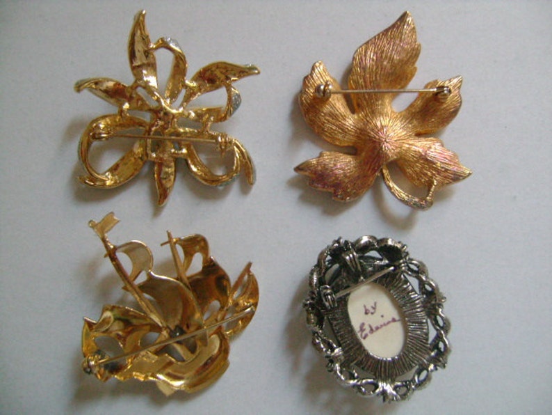 Lot 4Piece Vintage Accessories Jewelry Lovely Flower Maple Leaf GoldSilver Tone Enamel Toledo Damascene Sailboat Sailing Ship PinsBrooches