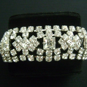 Glitzy Square Princess & Round Cut Prong Set Sparkling Clear Crystal Rhinestone Silver T Bracelet Glamorous Evening Bridal Party Formal Wear