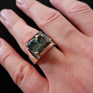 Attractive 12.21 Carat VVS2 Clarity Radiant Cut Fancy Vivid Deep Blue HPHT/CVD Lab Grown Colored Diamond Gentlemen&#39;s Men&#39;s Ring Boss Jewelry