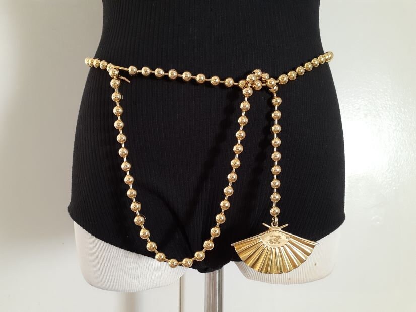 Fabulous Vintage KARL LAGERFELD Yellow Gold Tone Beads Ball  display picture 1