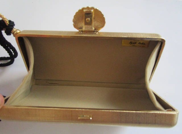 Elizabeth Arden ミニクラッチ財布box style 24k GP Elizabeth Arden ミニクラッチ財布box style 24k GP