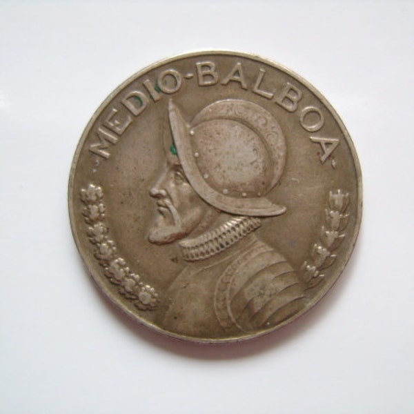 1933 Republica Repvblica De Panama Medio Half 1/2 Balboa 90% Percent Silver Coin Image of Vasco Nunez Wearing a Morion Helmet &Coat of Arms
