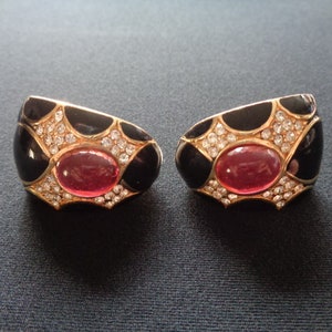 Vintage CINER Jewels Moghul of India Gold Plated Metal W/ Black Enamel Ruby Red Gripoix Cabochon Glass & Sparkle Rhinestone Accents Earrings