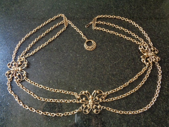 Gorgeous Vintage Gold Tone Triple Layer Chain W/L… - image 2