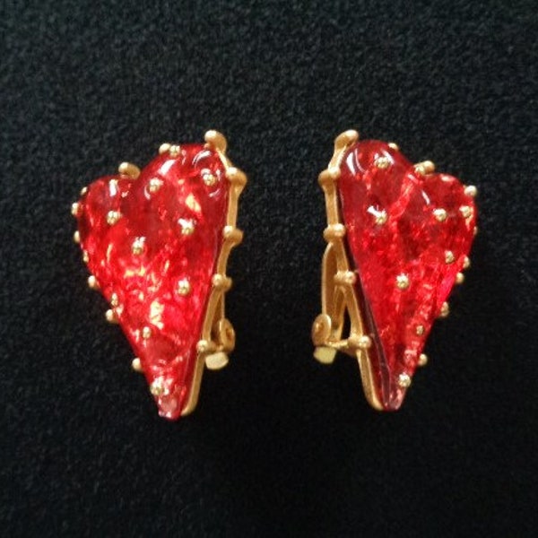 Adorable Sweet Fruit Jewelry Red Lucite Acrylic Strawberry Strawberries Heart With Nubby Dots Gold Tone Clip Earrings Valentine's Day Gifts