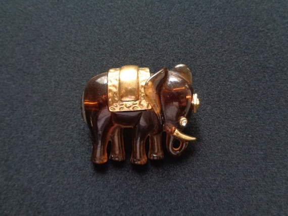 Adorable Vintage Lucky Good Luck Elephant Faux To… - image 1