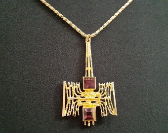 D'Orlan Fashion Jewelry Yellow Gold Tone Metal w/ Princess Square Cut Purple Amethyst Crystal Brutalist Design Pendant Scroll Chain Necklace