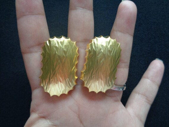 Beautiful DOLCE VITA Bijoux Paris Jewelry Matte Finish Yellow Gold Tone Geometric Rectangle Shape Showy Earrings Women Fashion Accessories View 2