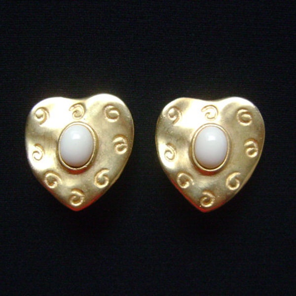 Lovely Vintage C. Catherine Stein Jewelry Gold Tone Lily Pad or Heart Shaped Clip on Earrings w/White Ivory Oval Dome Cabochon Glass Accents