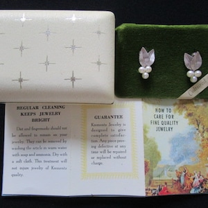 Lovely Vintage Krementz Sterling Silver With Genuine Cultured Pearl Leaf Leaves Designs Dainty Small Earrings Minimalist Fashion Jewelry Box