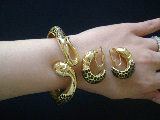 VTG. Diane VonFurstenberg (DVF) Enamel Snake-Style Bangle Bracelet Vintage Rare Signed DVF Diane Von Furstenberg 1980 main image 4