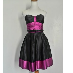 Stunning Vintage By American Designer BETSEY JOHNSON 100% Silk Gorgeous Colorblock Black Pink Fit & Flare Cocktail Strapless Dress Size 6 S