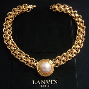 Classic LANVIN PARIS 1980&#39;s Produced by Henkel and Grossé Germany Gold Plated Link Chain Necklace With Dome Shaped Baroque Faux Pearl Center