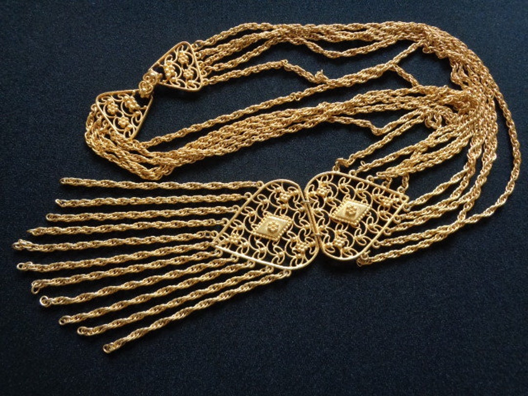 Splendidi gioielli etruschi vintage Etruschi Goldtone Metal Multi Layer  Chain collana ornata Openwork Filigree Fringe Catene Centerpiece Classic  &chic