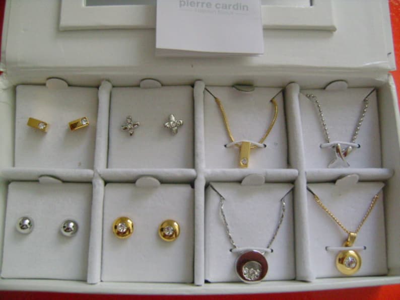 Designer PIERRE CARDIN Fashion Bijoux 8 Piece Stud Earrings and Pendants Necklaces Jewellery Sets Original Presentation Gift Box With Mirror