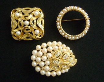 Nice 3 Piece Lot Accessories Different Styles Design Circle Square Leaf Brooches Pins Gold Tone Plated With Sparkles Rhinestones Faux Pearls