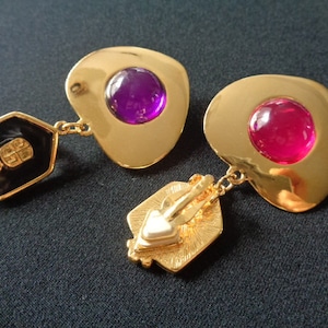 Vtg Liz Claiborne Shine Gold Tone W/Round Ball Magenta Pink Purple Glass Black Enamel Heart Shaped Earrings Romantic Valentine's Day Jewelry