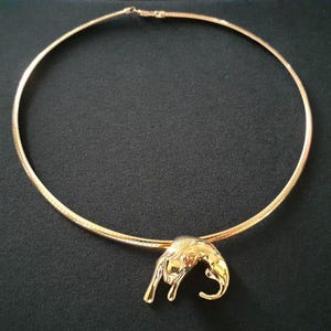 Gorgeous 18KT Italy Polished Yellow Gold Plated Hanging Panther Jaguar Puma Pendant & Classic Omega Snake Chain Necklace Wild Animal Jewelry