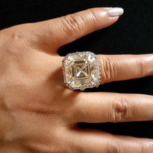 Exquisite 18.55 Carat Classic Royal Asscher Cut VVS2 Clarity G Color HPHT/CVD Grown Diamond Halo Split Shank Engagement Ring Wedding Jewelry