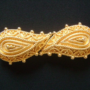 1986 Mimi Di N Princess Mimi di Niscemi Rich Golden Textured Yellow Goldtone Elegant Ornate Paisley Design Buckle 4-1/2&quot;L For 1/2&quot; Wide Belt