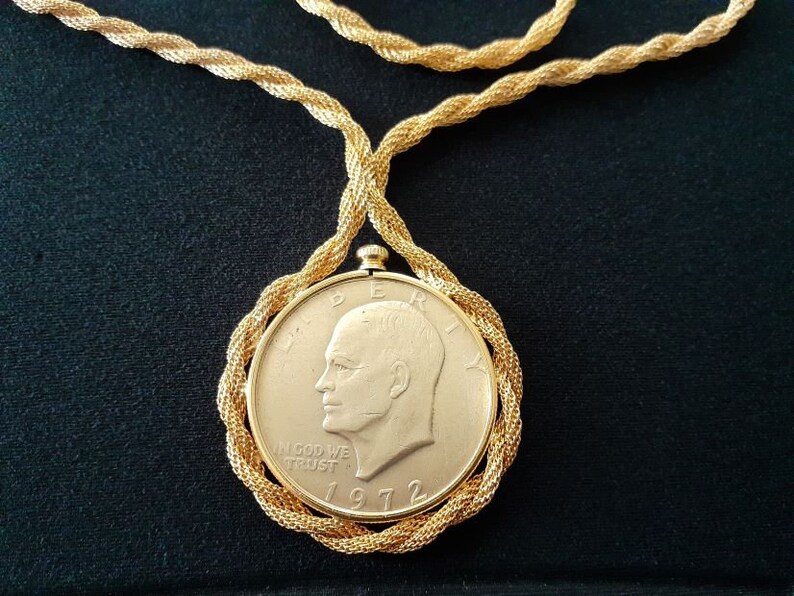Vintage Gold Tone Plated 1972 Eisenhower Dollar Liberty Eagle Coin Charm Pendant Twist Rope Chain Necklace UNISEX Men Women Jewelry Box/Case zdjęcie 4